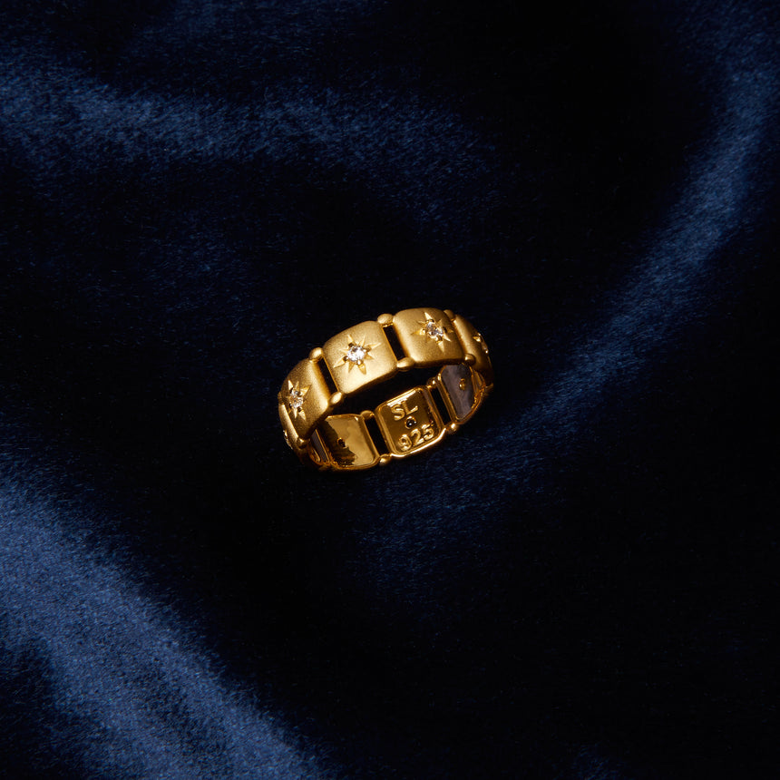 White Sapphire Star Link Ring