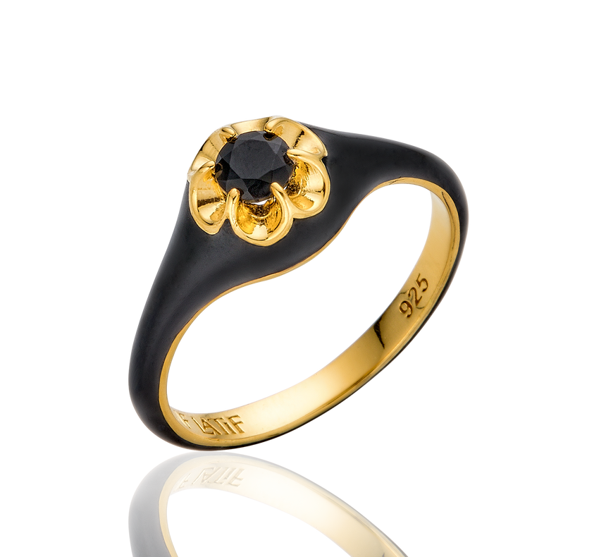 Onyx Petite Parlor Ring