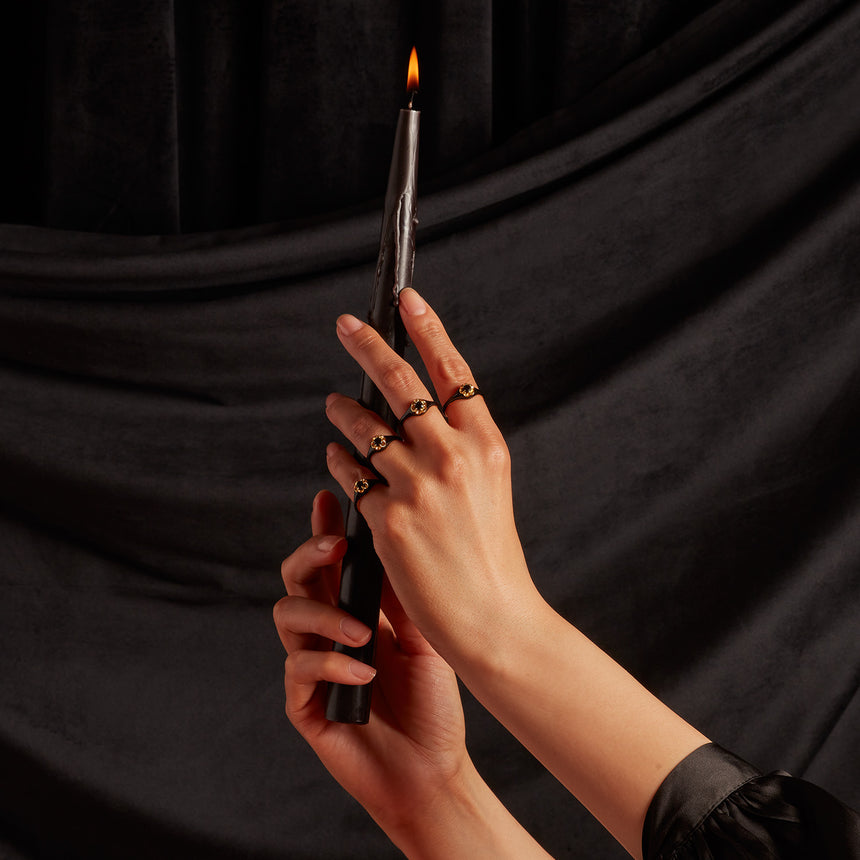 Onyx Petite Parlor Ring
